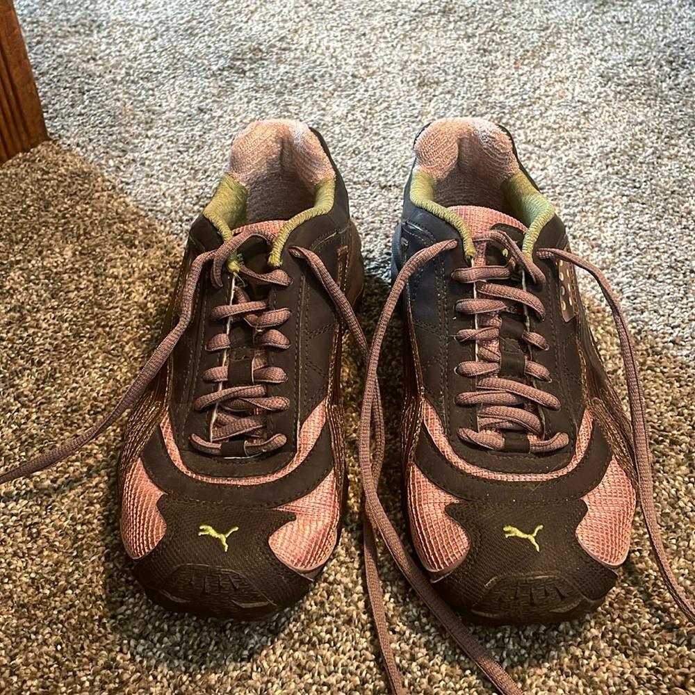 PUMA Tennis Shoes Sz 8